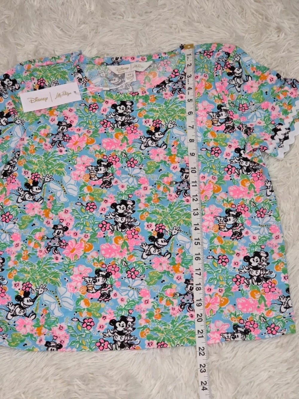 NWT Lilly Pulitzer Disney Top "Lilly Hearts Disney" - Picture 3 of 14
